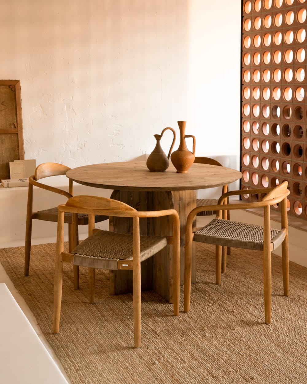Mesa de comedor redonda de madera maciza en tono envejecido 110x75,2cm - Maisons du Monde