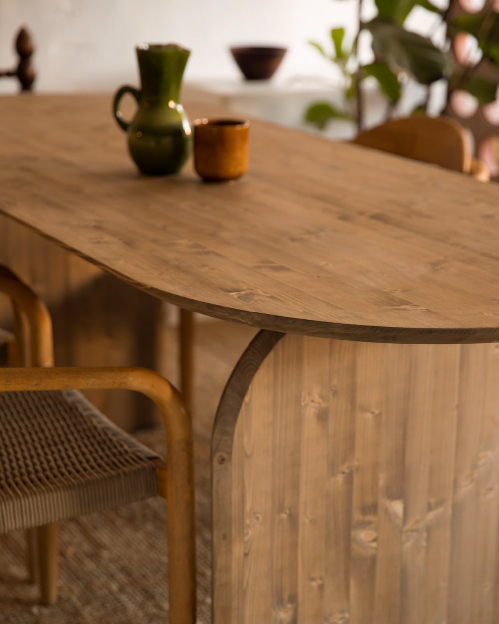 Mesa de comedor ovalada de madera maciza en tono envejecido 200x75,2cm - Maisons du Monde