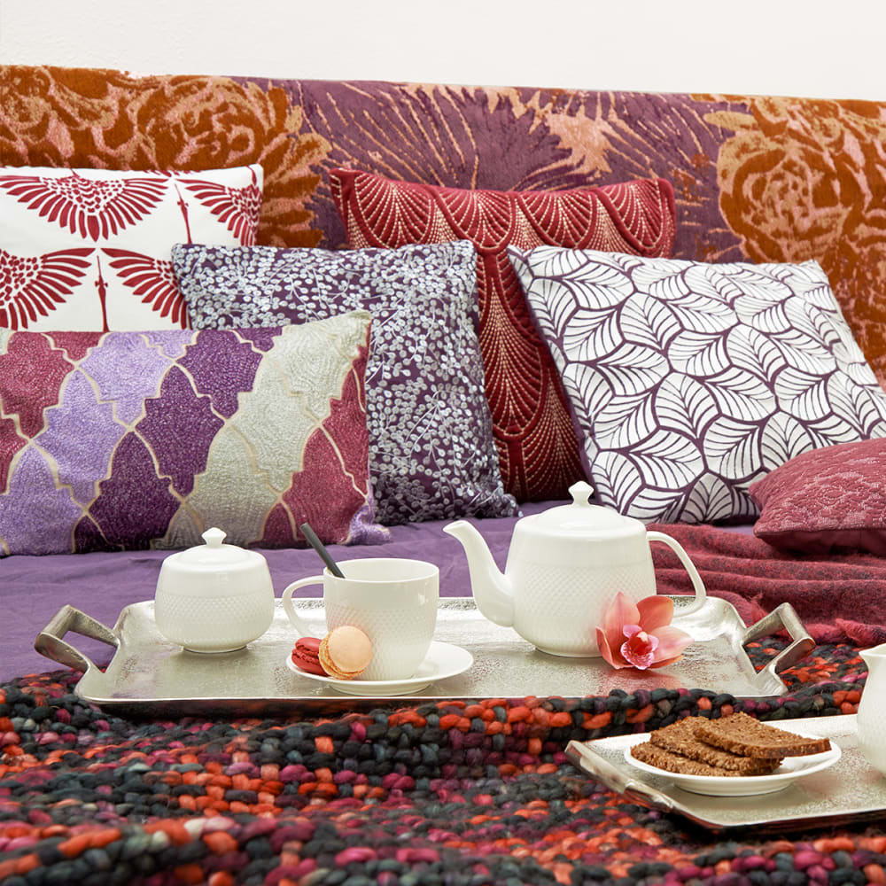 Housse de coussin en coton blanc et violet 50x50 — vue 3