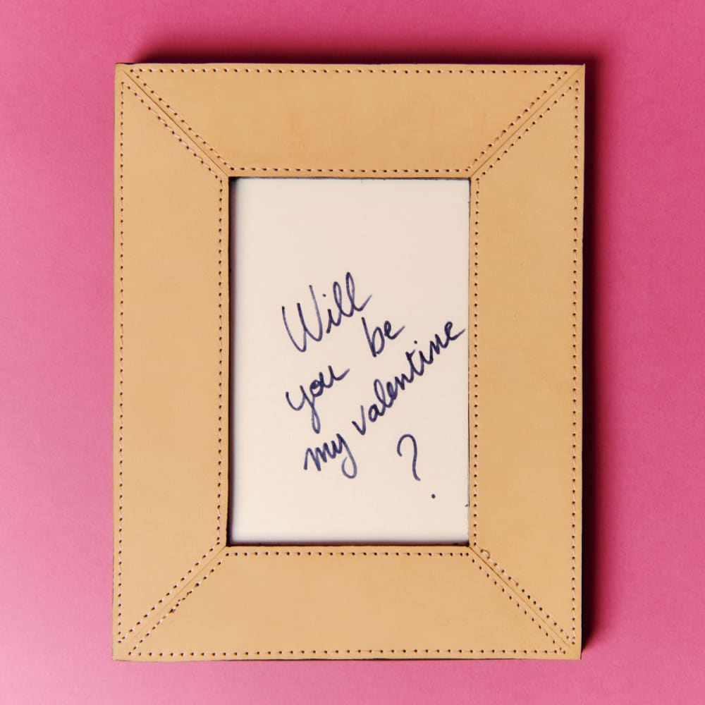 Cadre photo en cuir synthétique marron clair 15x10 - Maisons du Monde