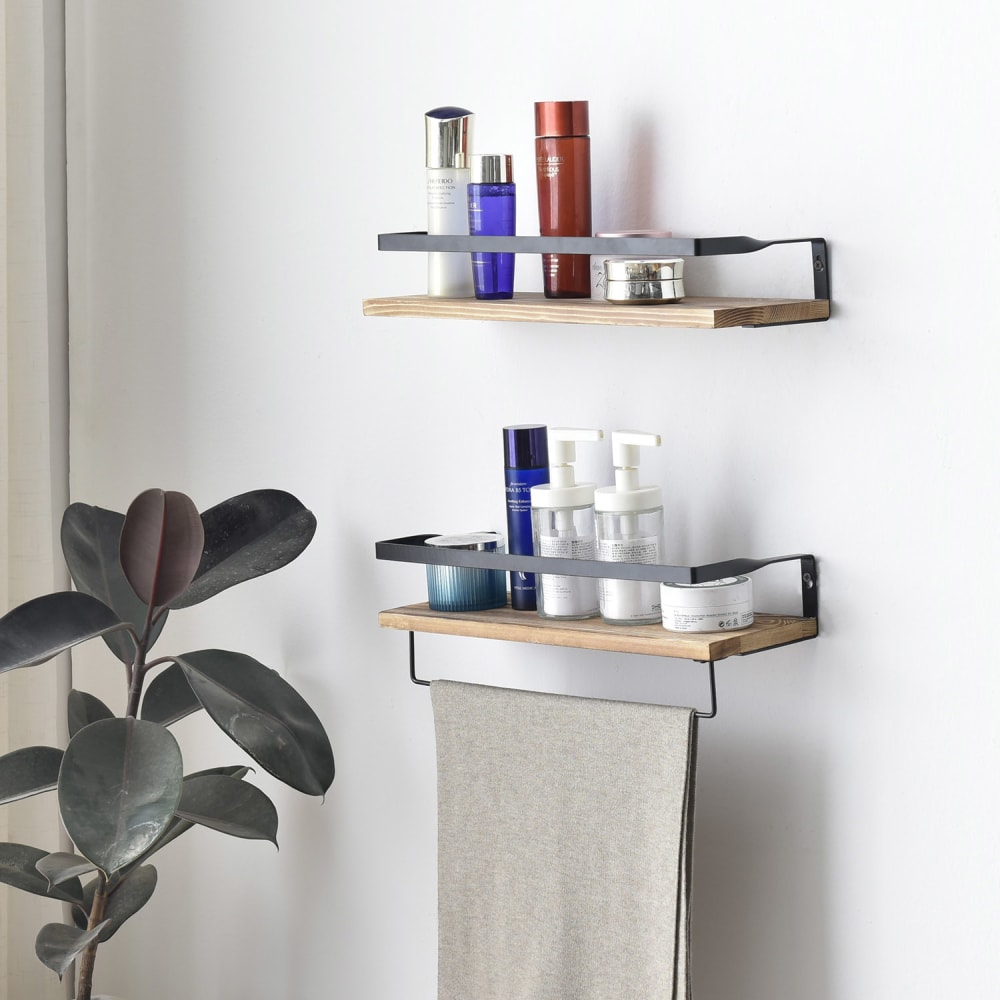 Set de 2 étagères murales avec porte-serviettes, bois de pin - Maisons du Monde