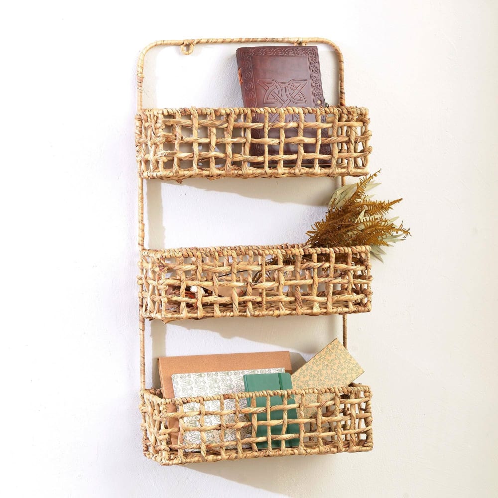 Étagère murale en métal beige