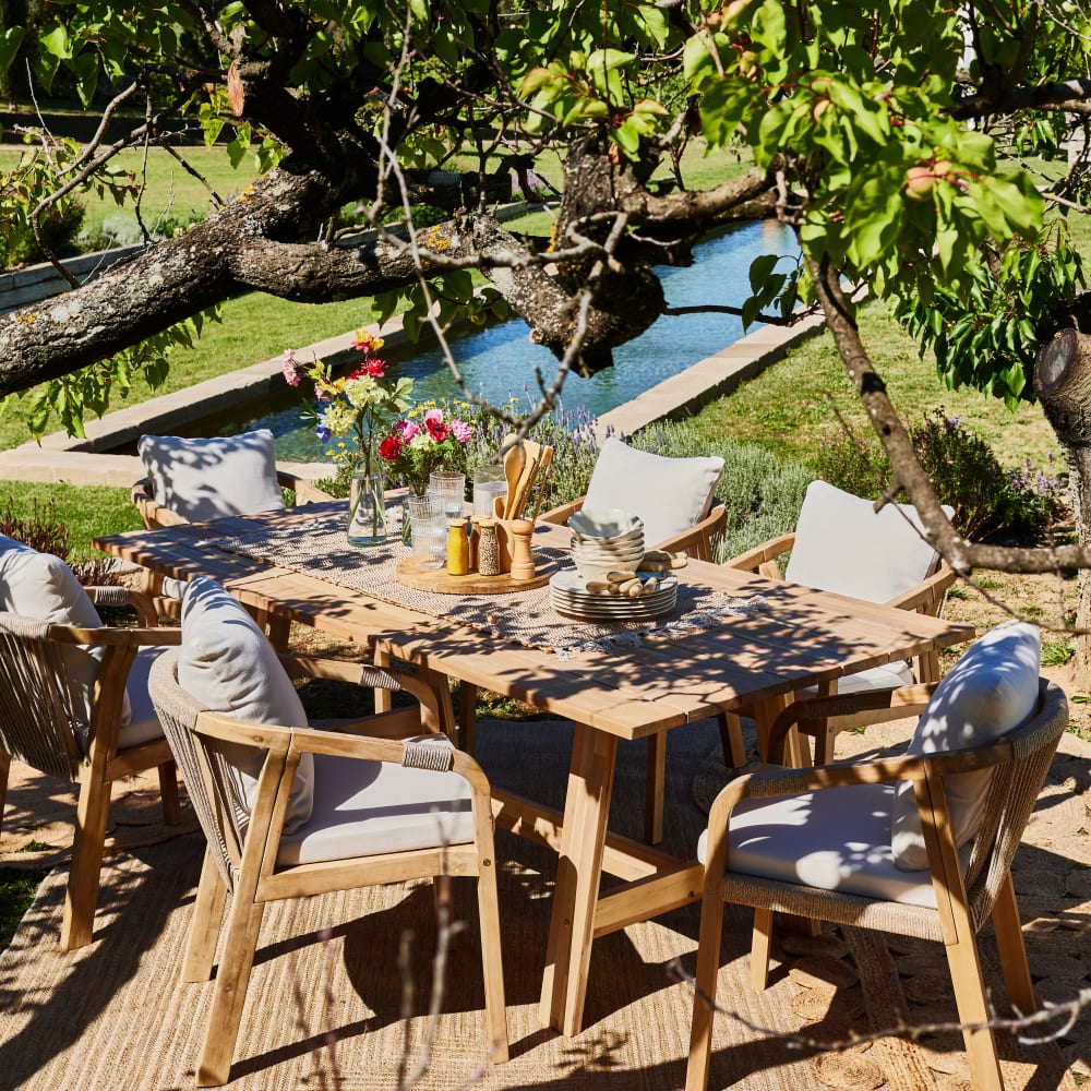 Ensemble large table à lattes et 8 chaises - Maisons du Monde