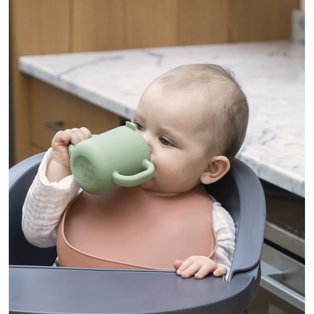 Tasse d'apprentissage en silicone vert - Maisons du Monde
