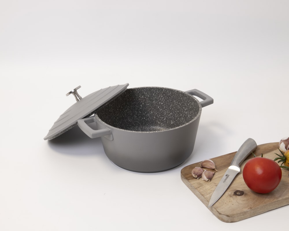 Cacerola 2,5L en fundición de aluminio gris 21 x 27,9 x 14,8 - Maisons du Monde