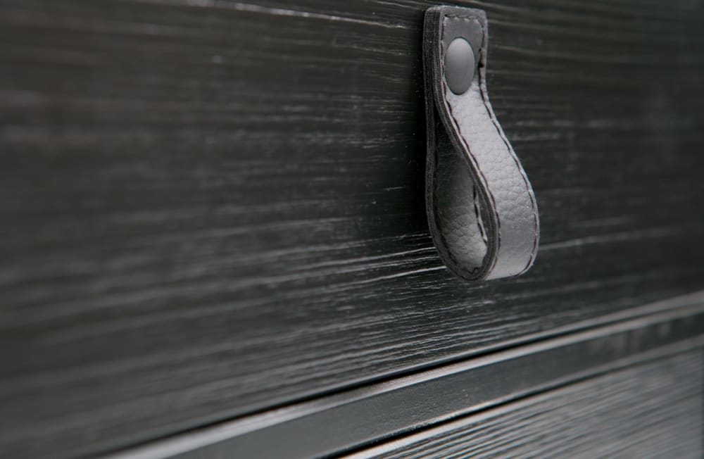 Table de chevet 2 tiroirs en bois et métal noir - Maisons du Monde