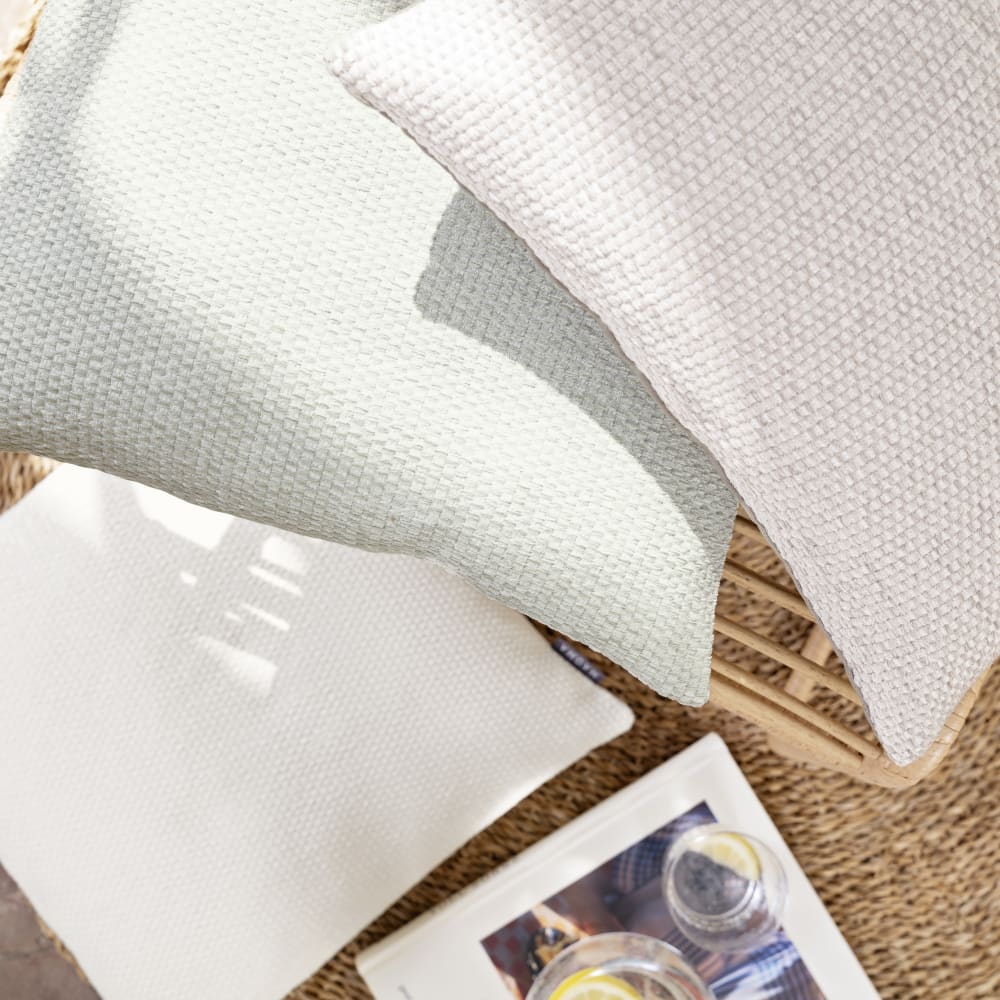 Housses de coussin d'extérieur jacquard vert sauge uni - 45 x45 - Maisons du Monde