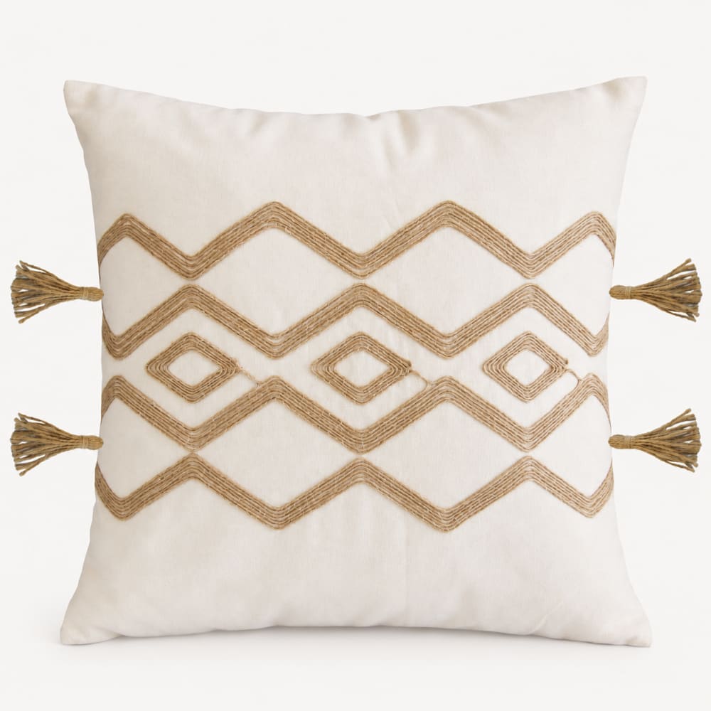 Cojín beige bordado con yute y detalle borlas 45x45 cm - Maisons du Monde