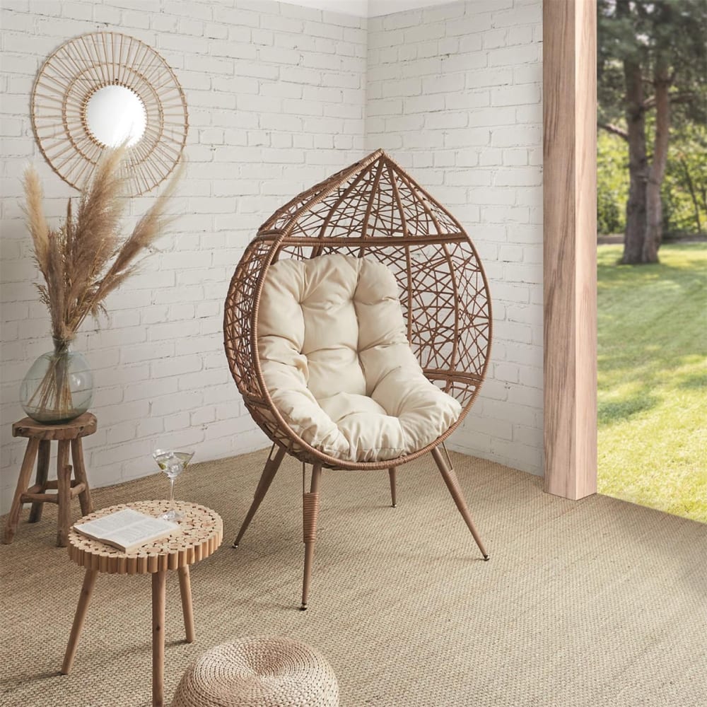 Fauteuil cocon effet rotin assise capitonnée - Maisons du Monde