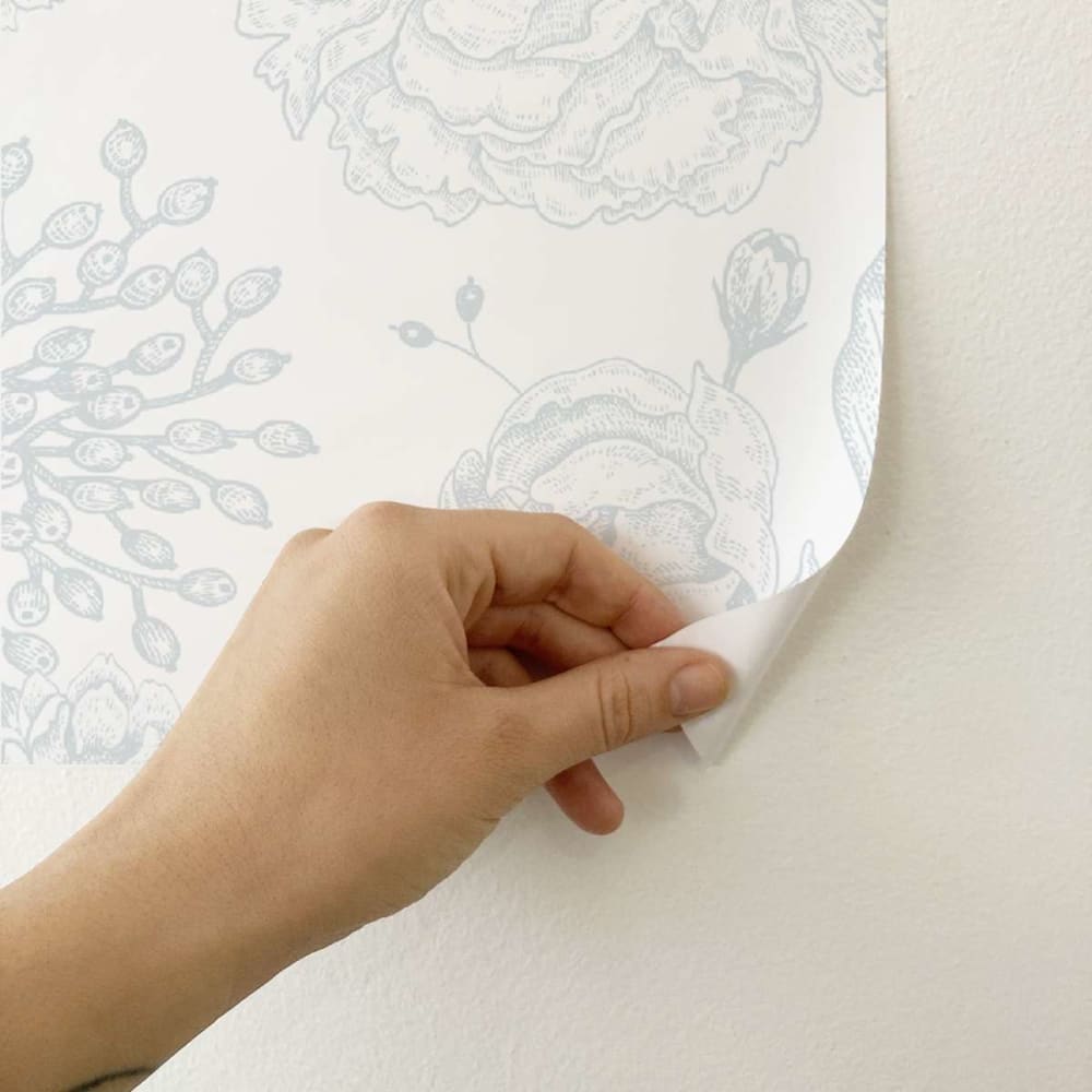 Papier peint vinyle adhésif fleurs poudre bleu 50x300 cm — vue 4