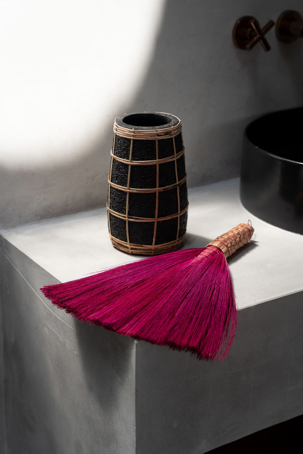 Jarrón de terracota y ratán en negro y marrón 14x14x22cm - Maisons du Monde