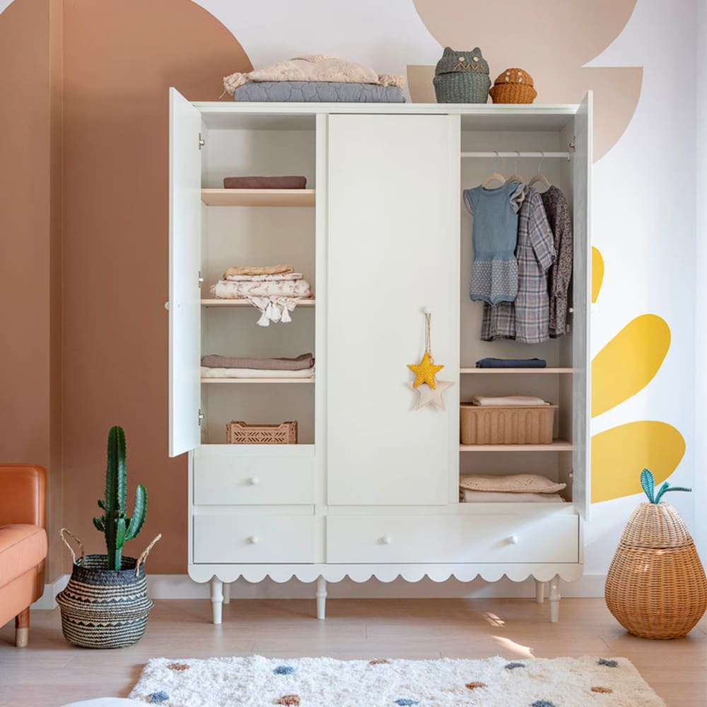 Armoire 3 portes 3 tiroirs panneaux stratifiés blanc - Maisons du Monde