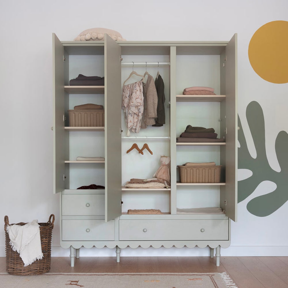 Armoire 3 portes 3 tiroirs panneaux stratifiés vert - Maisons du Monde