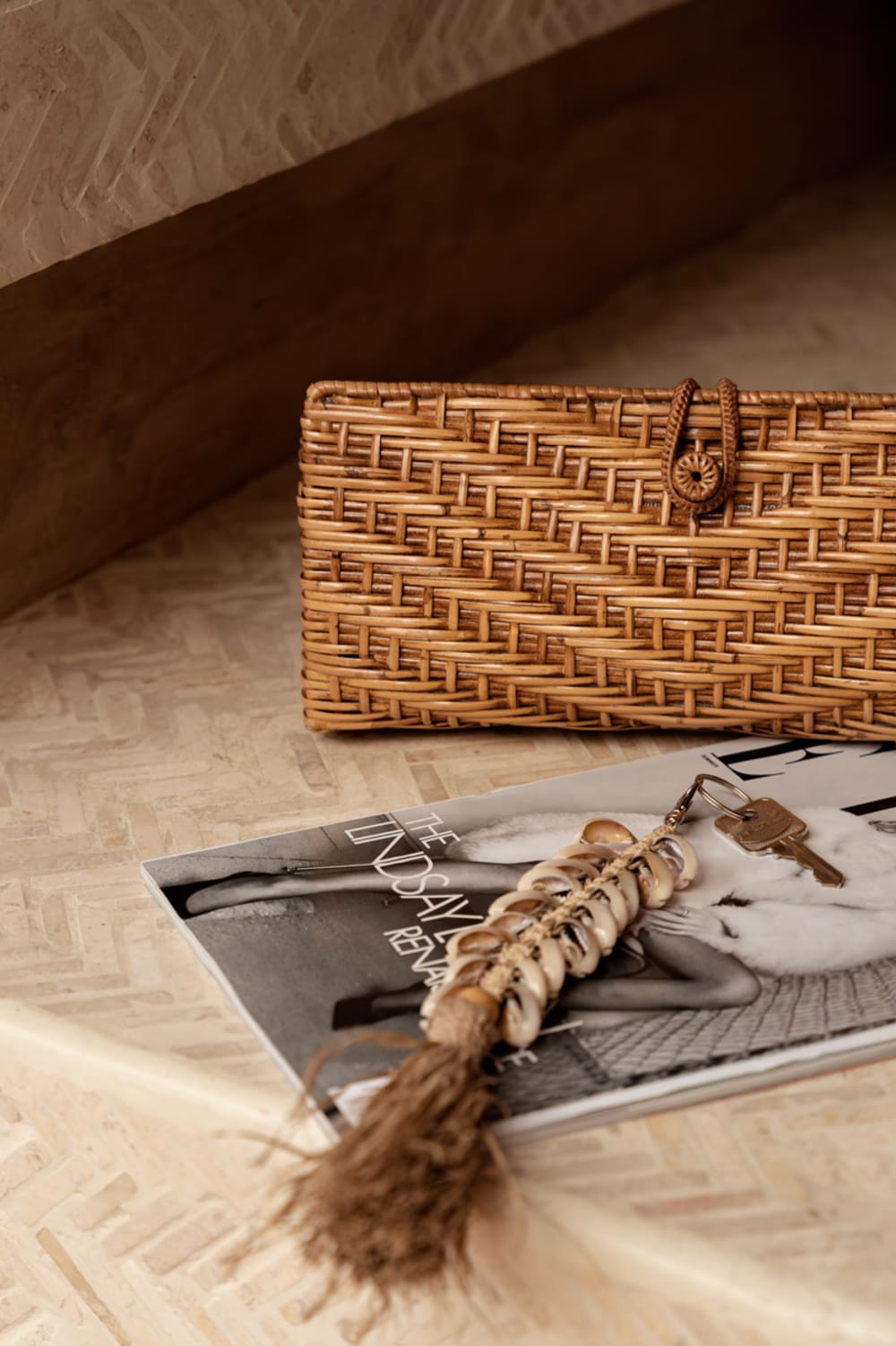 Schlüsselanhänger aus raffia, sisal & palmfaser, braun/weiß,