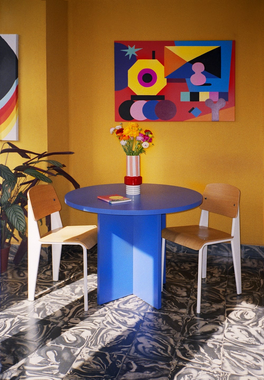 Mesa de comedor redonda tablero laminado de 3cm azúl prusia 120cm - Maisons du Monde