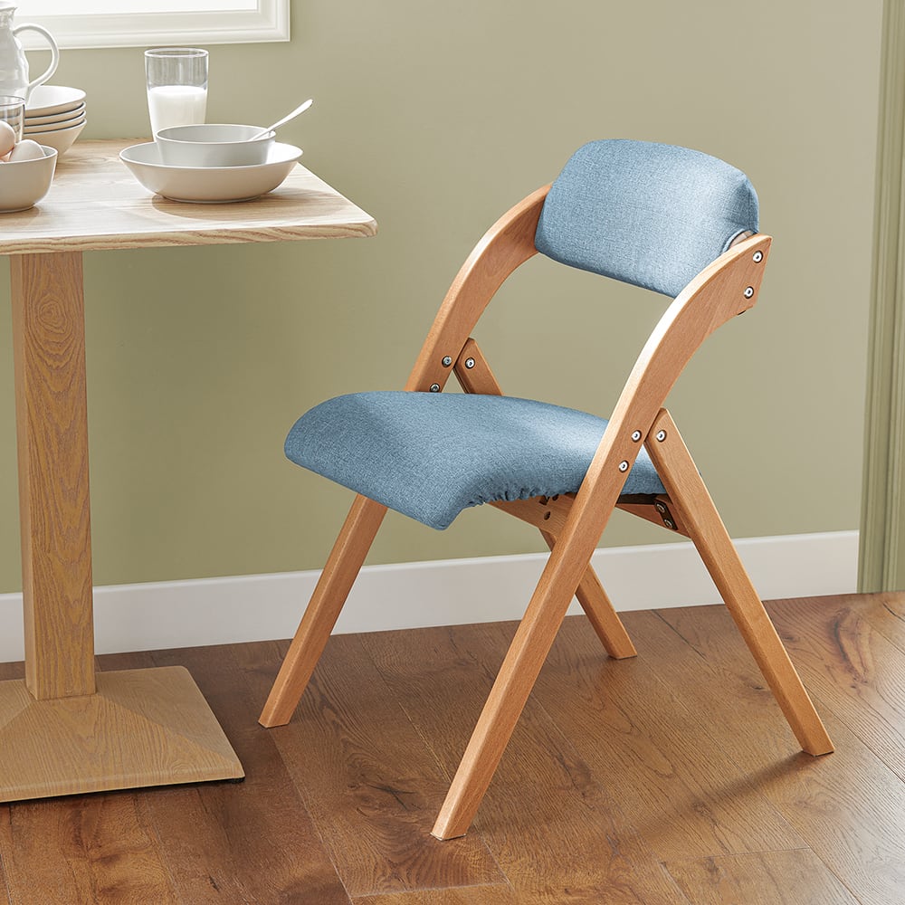 Chaise bleue pliante en bois avec dossier