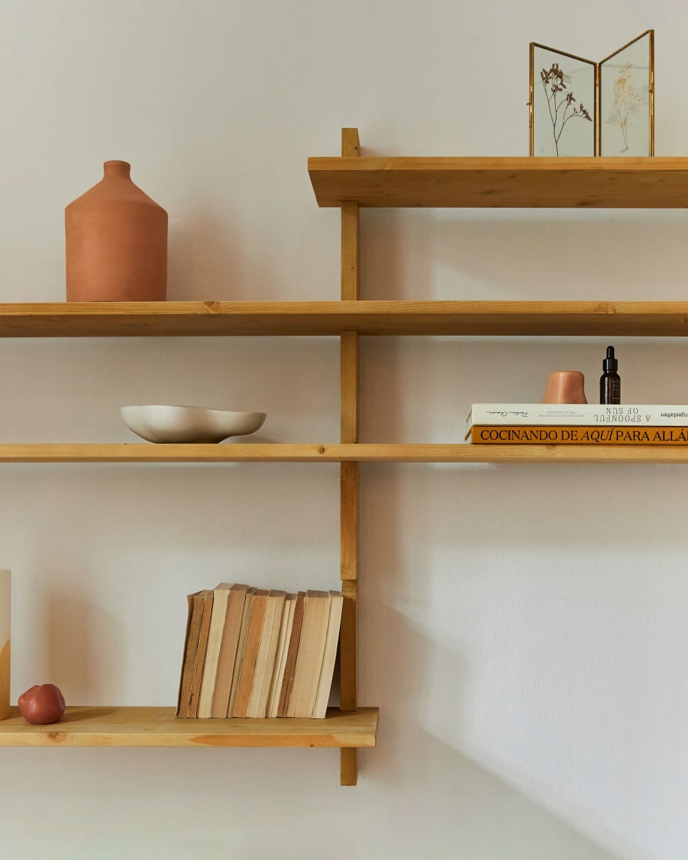 Étagère murale modulaire en bois marron clair