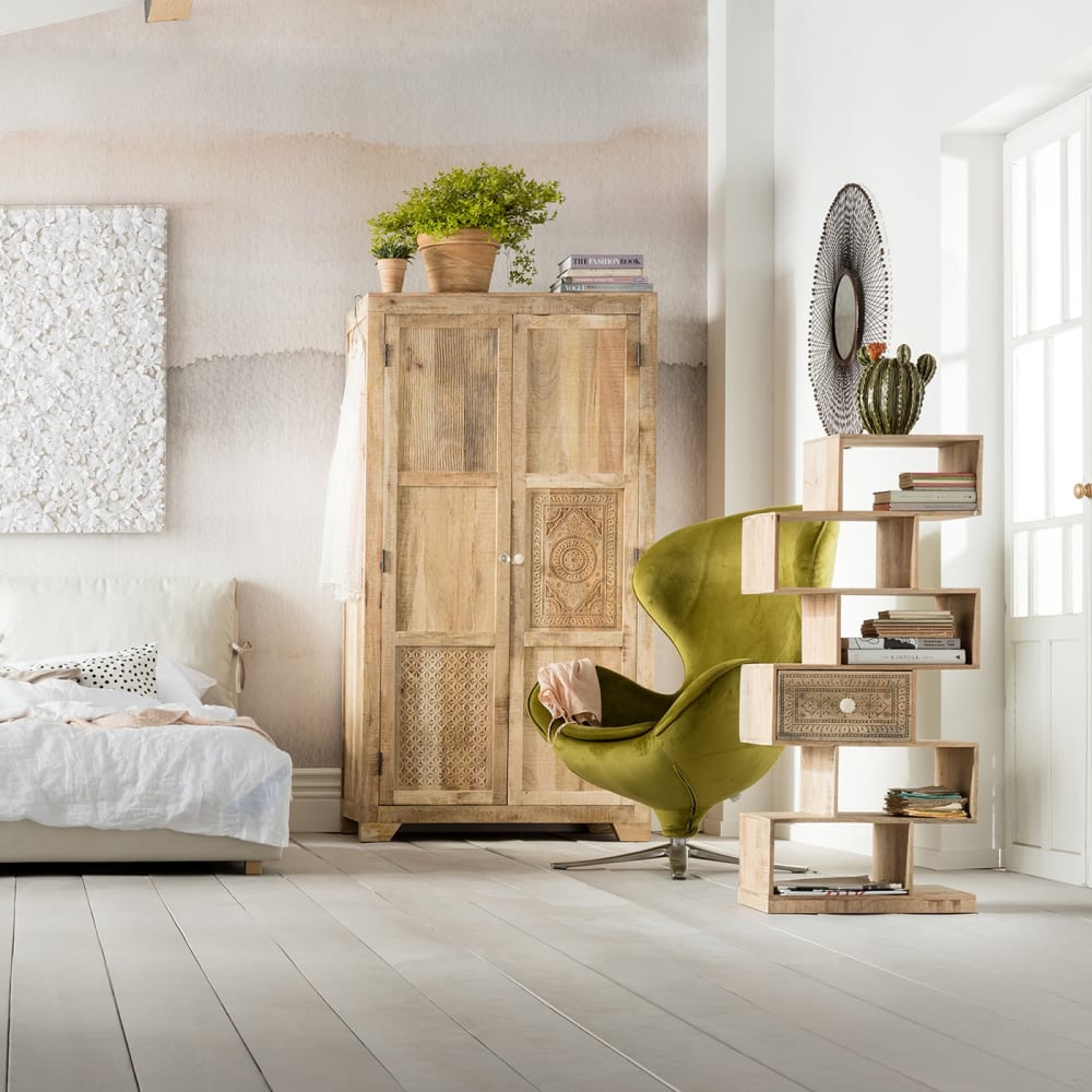 Armoire 2 portes en manguier massif sculpté - Maisons du Monde