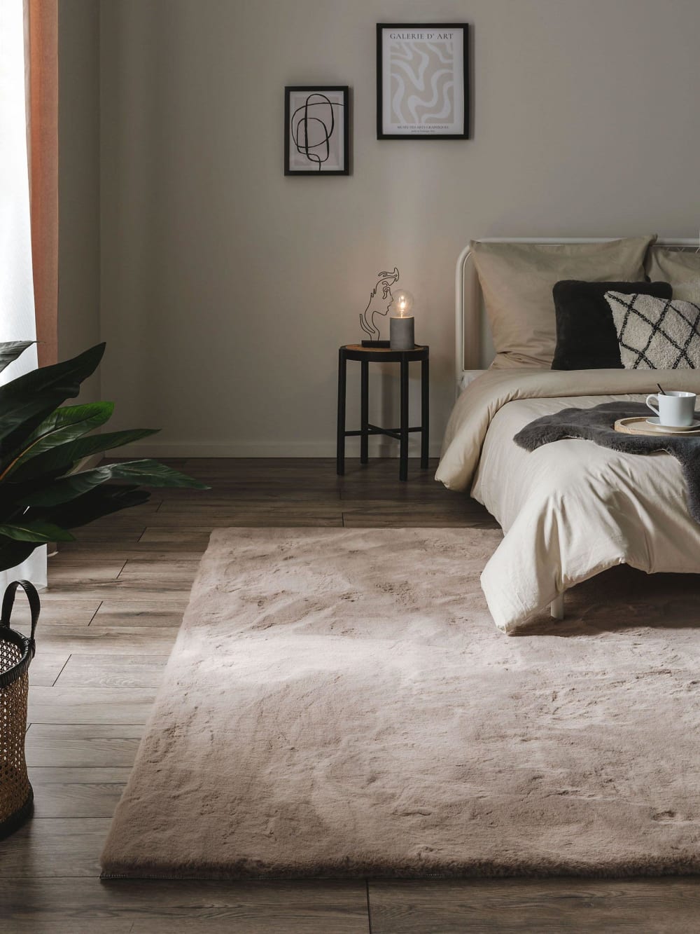 Tapis de fausse fourrure taupe 160x230 — vue 3