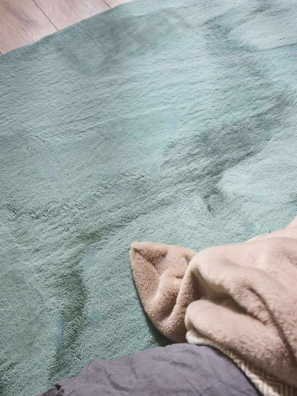 Tapis de fausse fourrure menthe 120x170 — vue 4