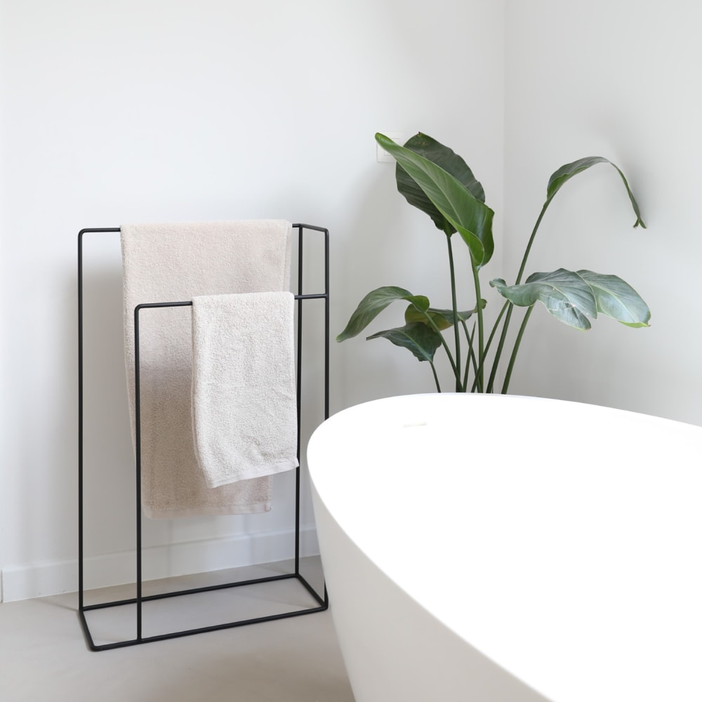 Porte-serviette en métal en noir de 90 cm de hauteur