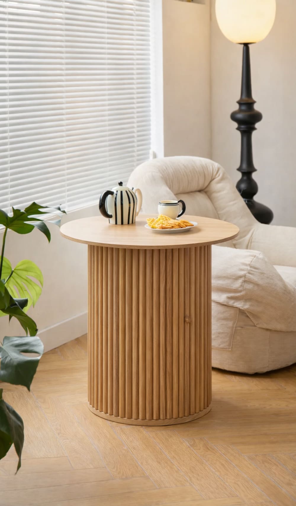 Mesa auxiliar escandinava en madera