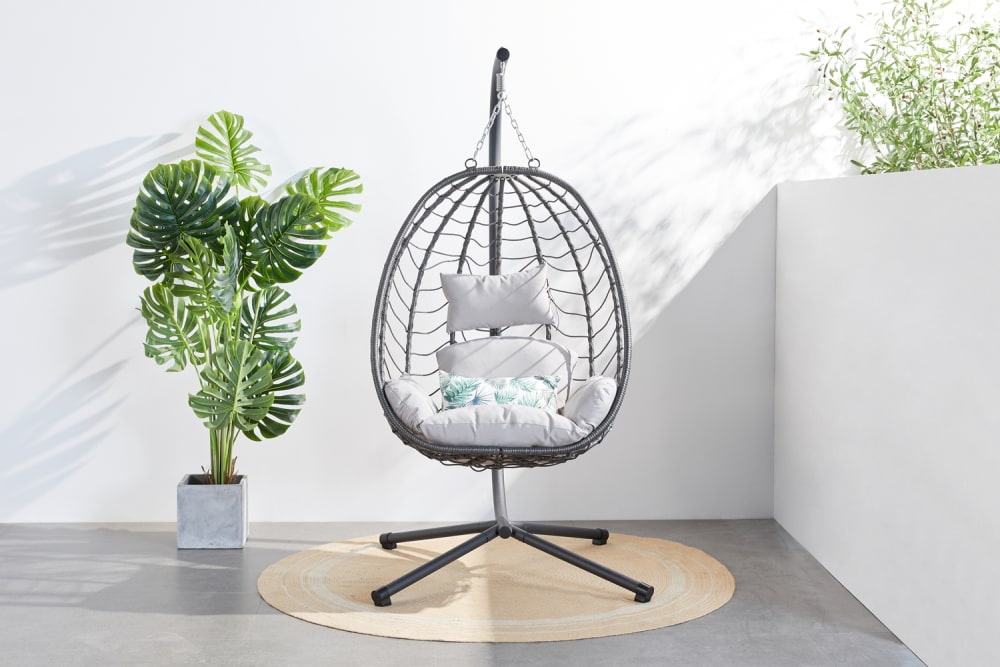 Fauteuil suspendu en résine effet rotin gris