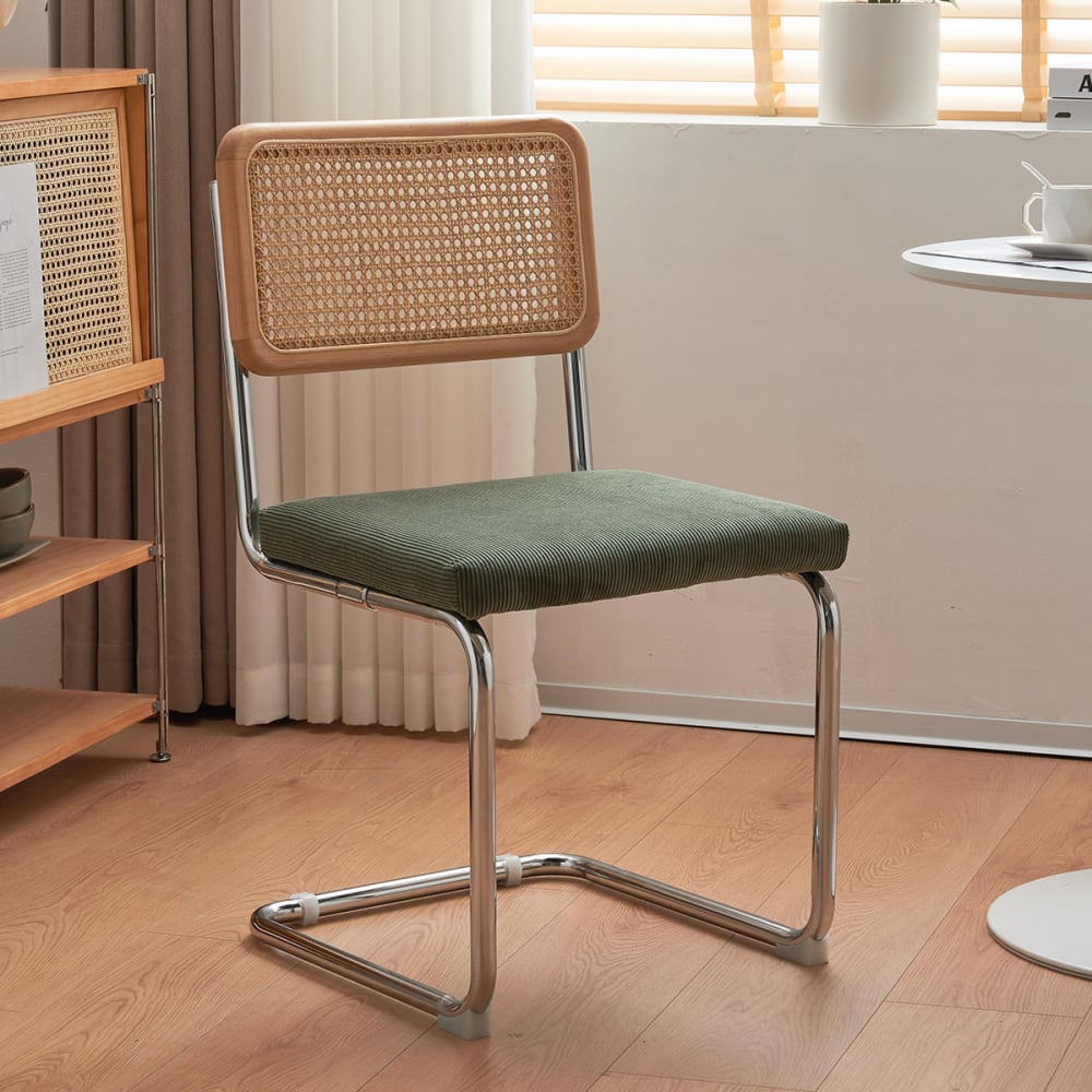 Lot de 2 chaises en cannage velours côtelé vert et métal chromé