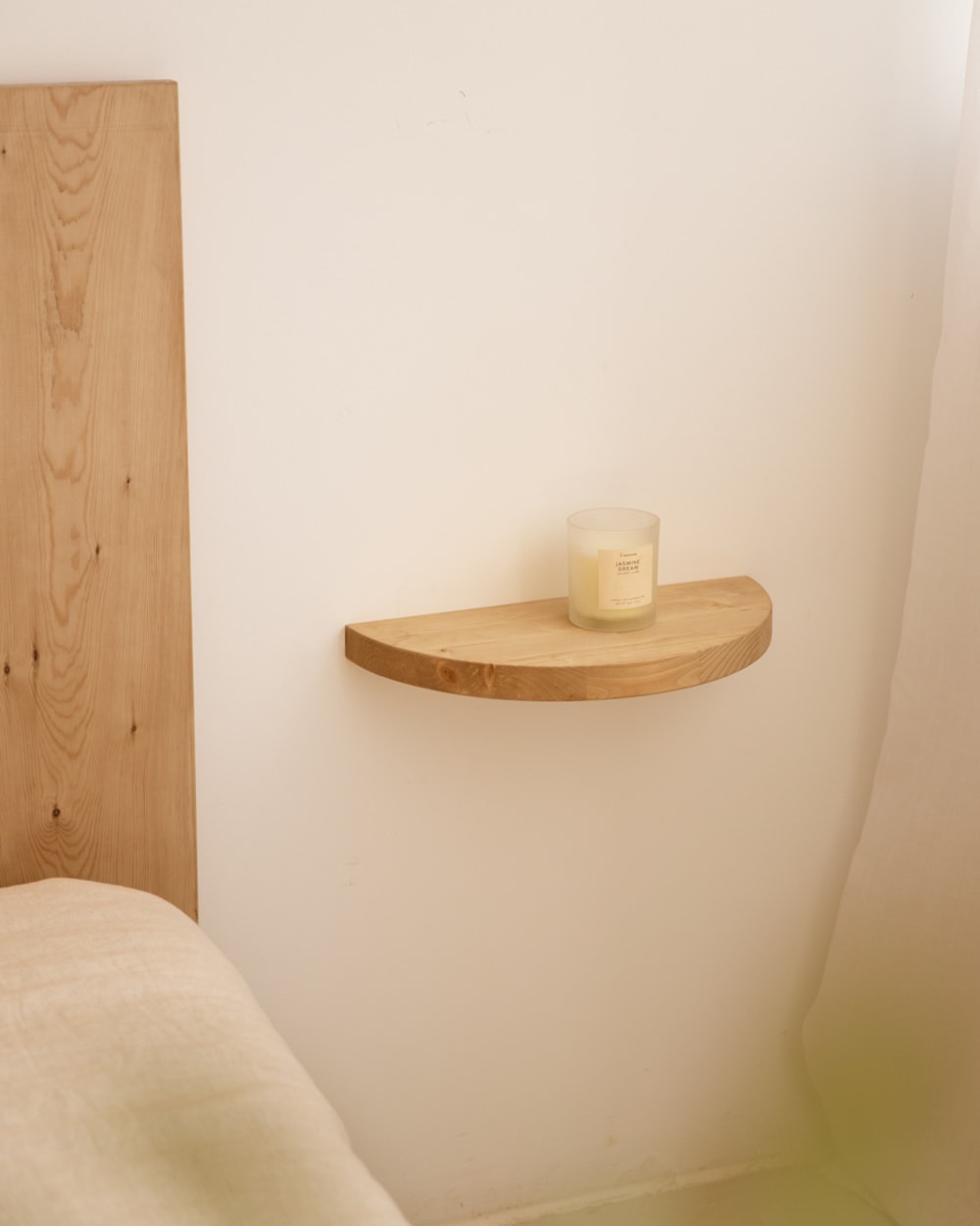 Table de chevet flottante en bois de sapin marron 3,2x40cm - Maisons du Monde