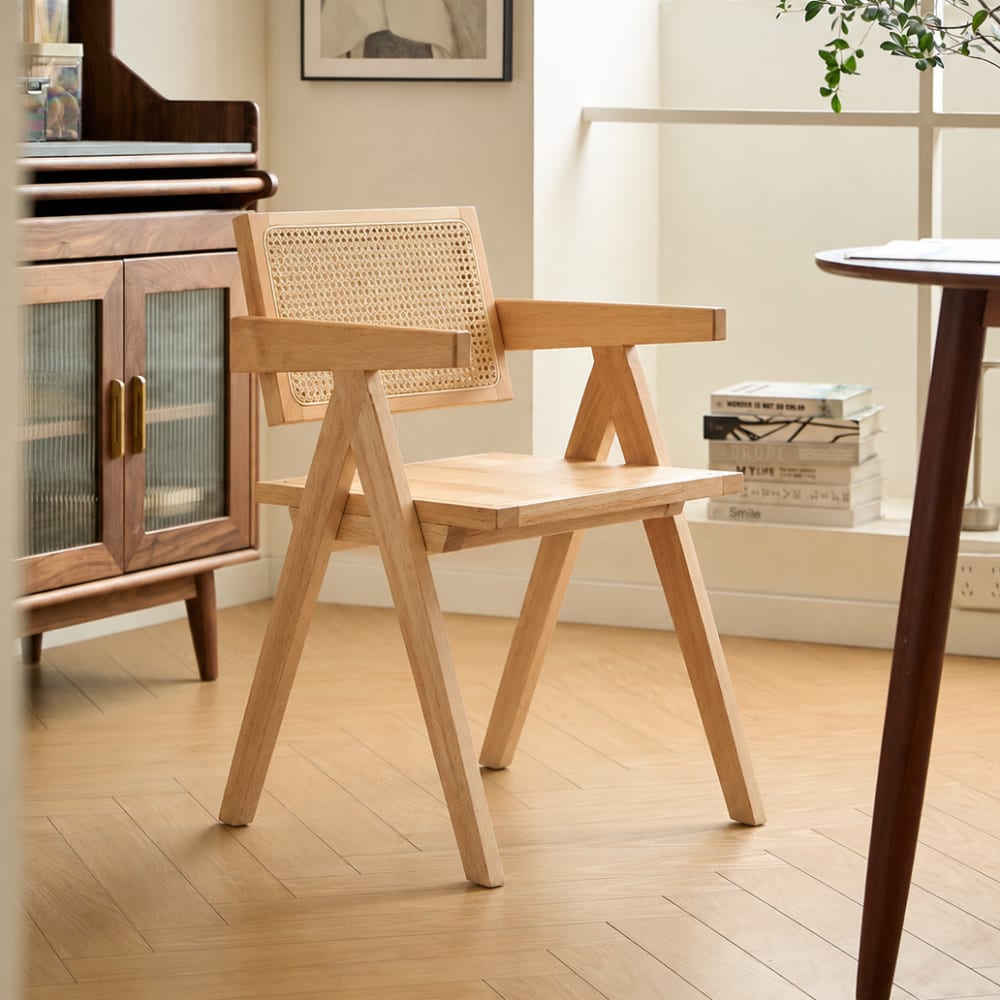 Silla escandinava en madera y ratán