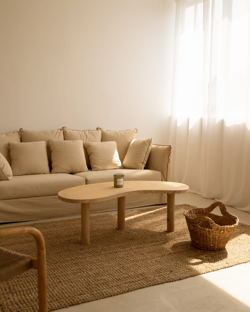 Mesa de centro de madera maciza de tono medio 100x40cm - Maisons du Monde