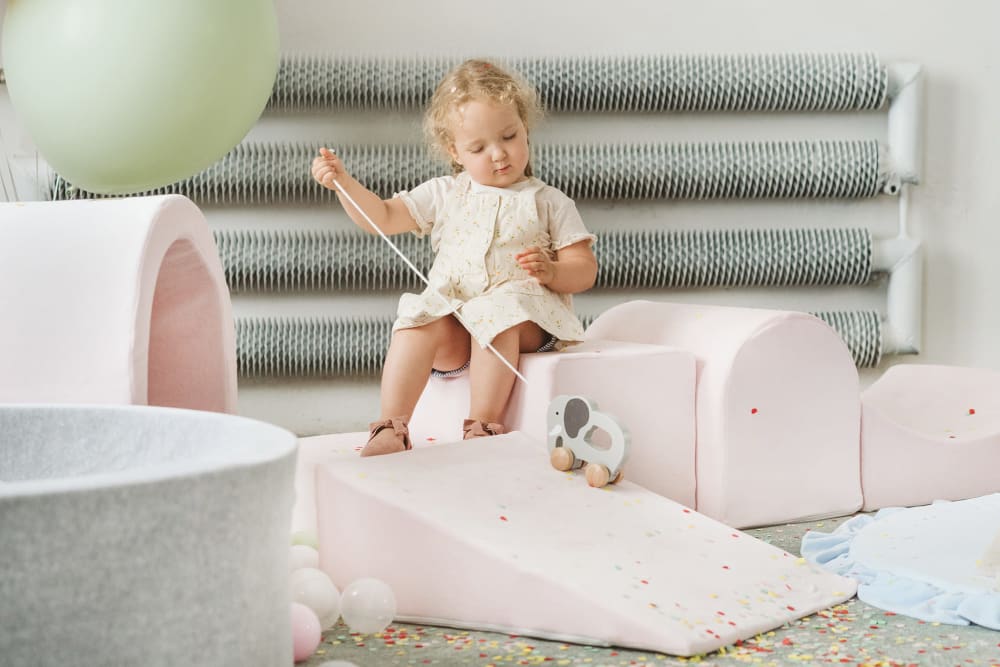 Parcours Motricité Bébé avec Piscine à Balles pour Enfant - Maisons du Monde