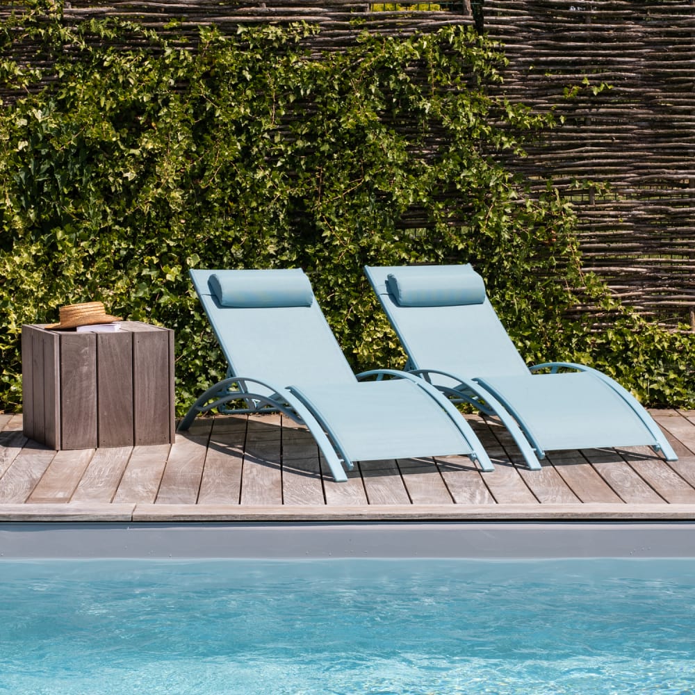 Lot de 2 transat en textilène bleu clair et structure bleu clair