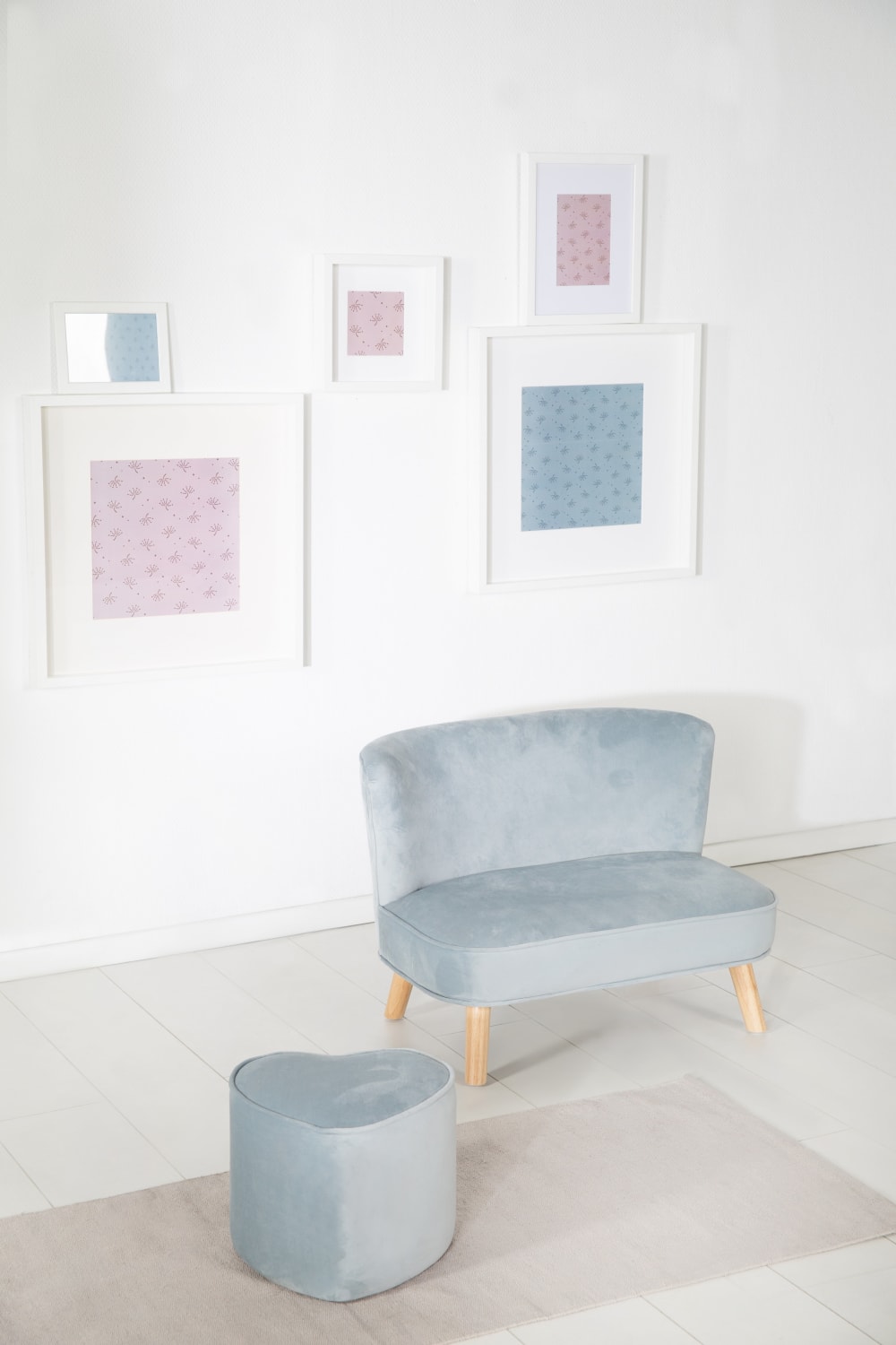 Kindersofa aus Samtstoff mit Holzfüßen - Hellblau - Maisons Du