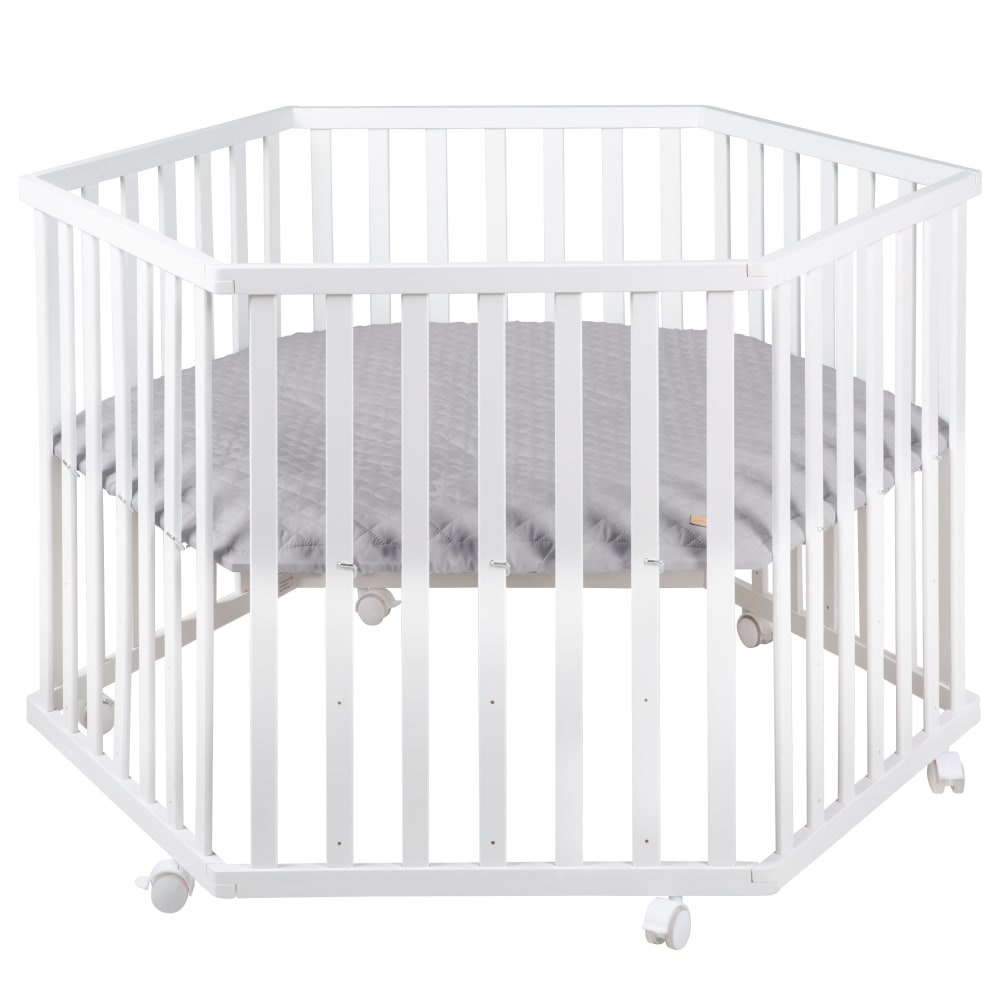 Parc hexagonal à roues réglable avec tapis gris en bois blanc