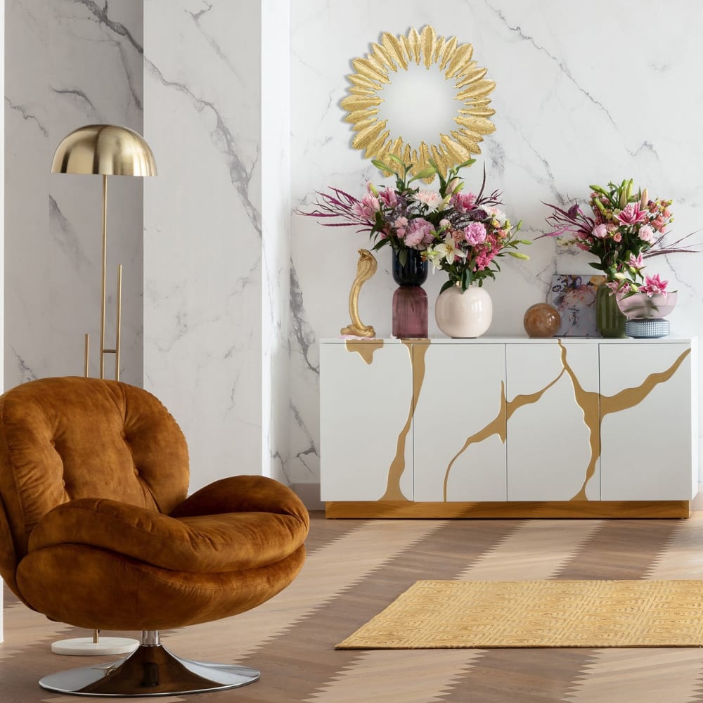 Fauteuil pivotant en velours ocre et acier chromé