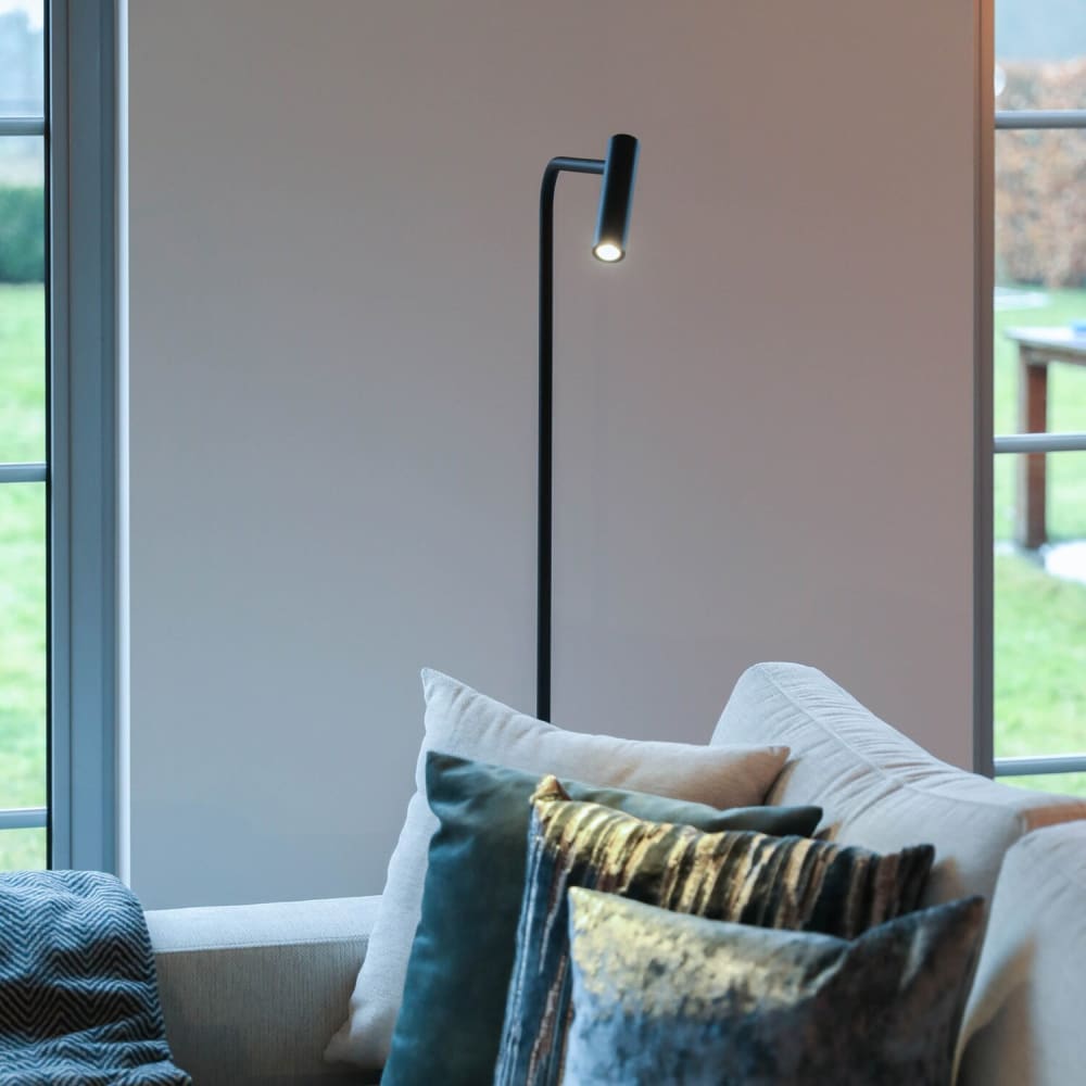 Lampadaire dans le salon noir hauteur 146 cm en métal — vue 4