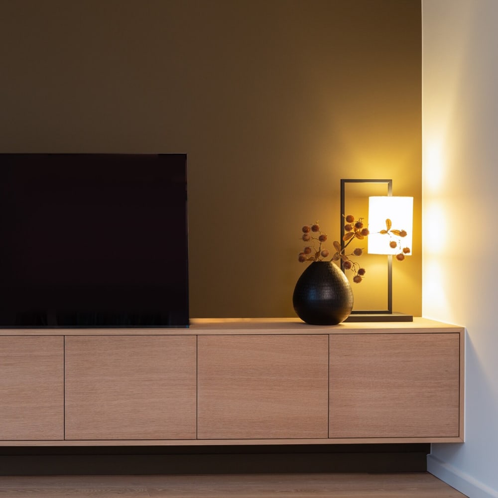 Lampe de table en noir et en surhmonge blanche h61cm en métal — vue 4