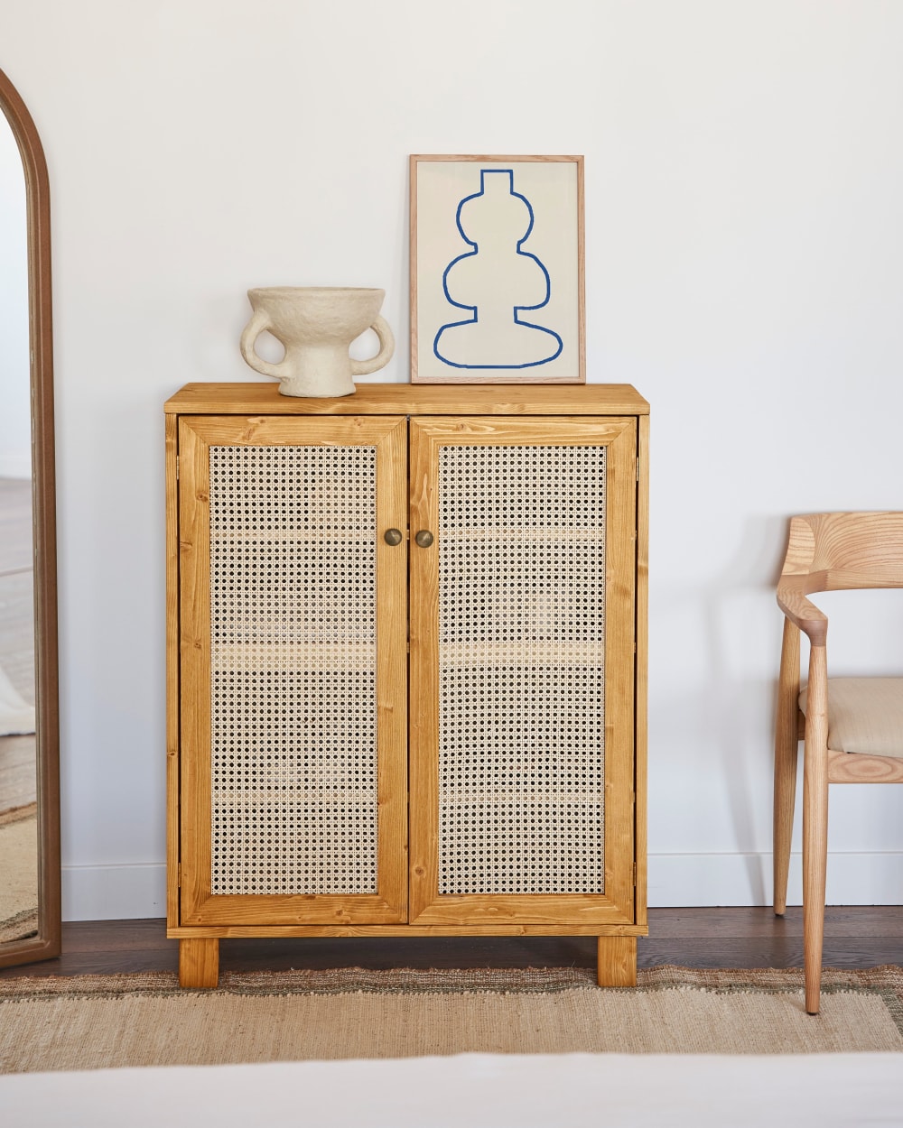 Mueble zapatero con puertas de mimbre marrón claro de 80 cm