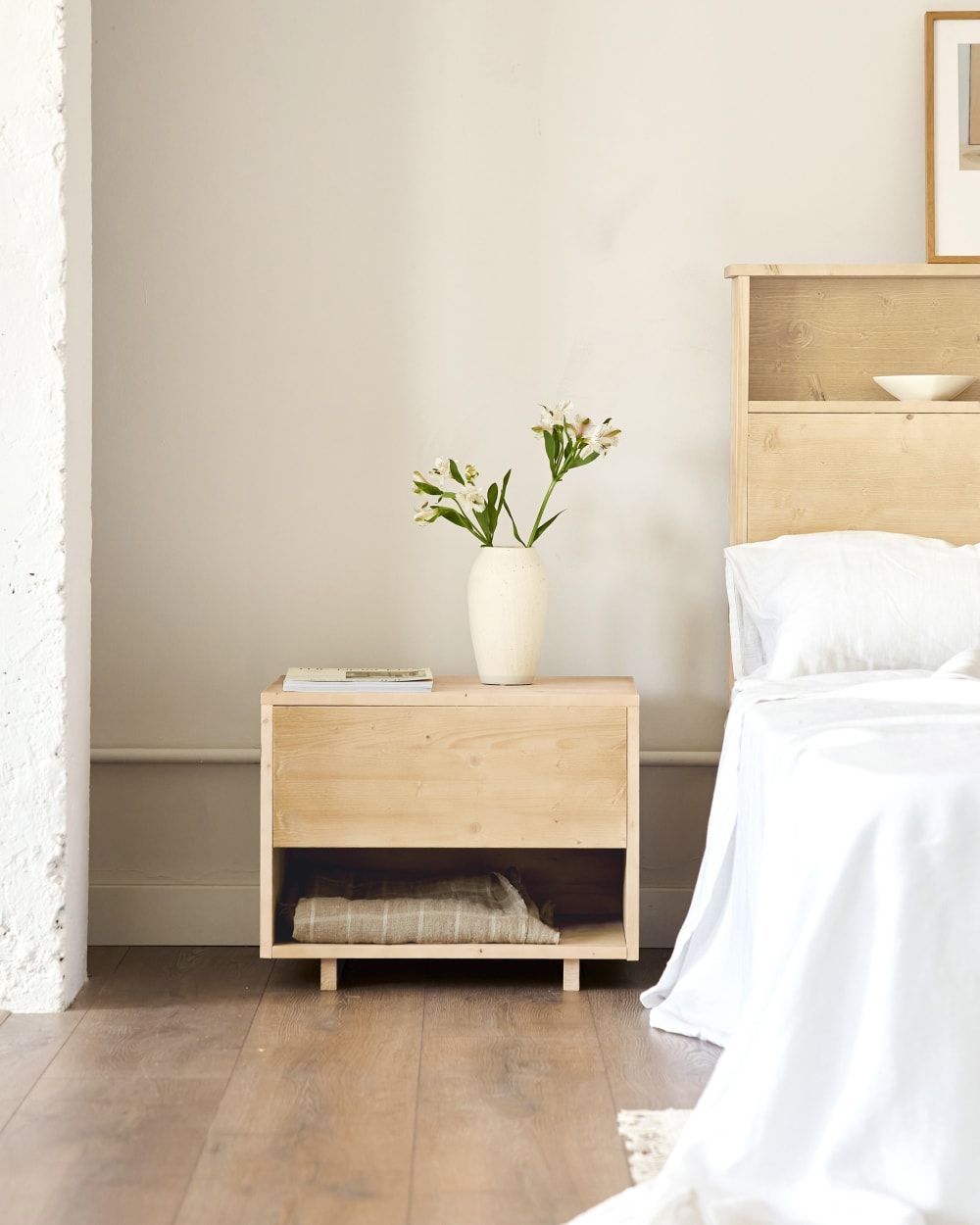 Nachttisch aus massivem Tannenholz beige - Maisons Du Monde