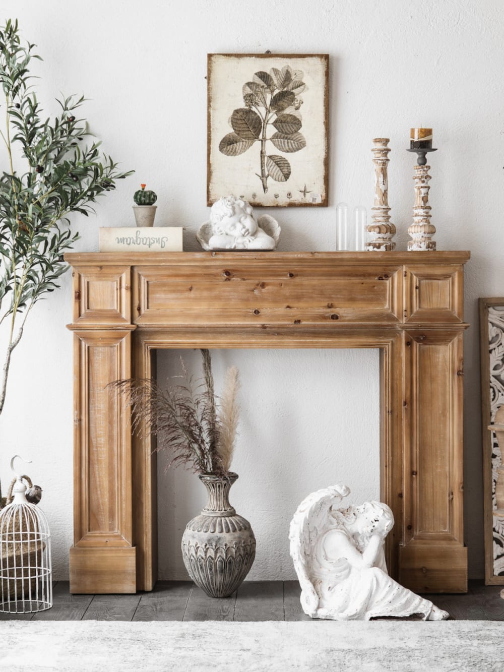 Manteau de cheminée en bois de sapin