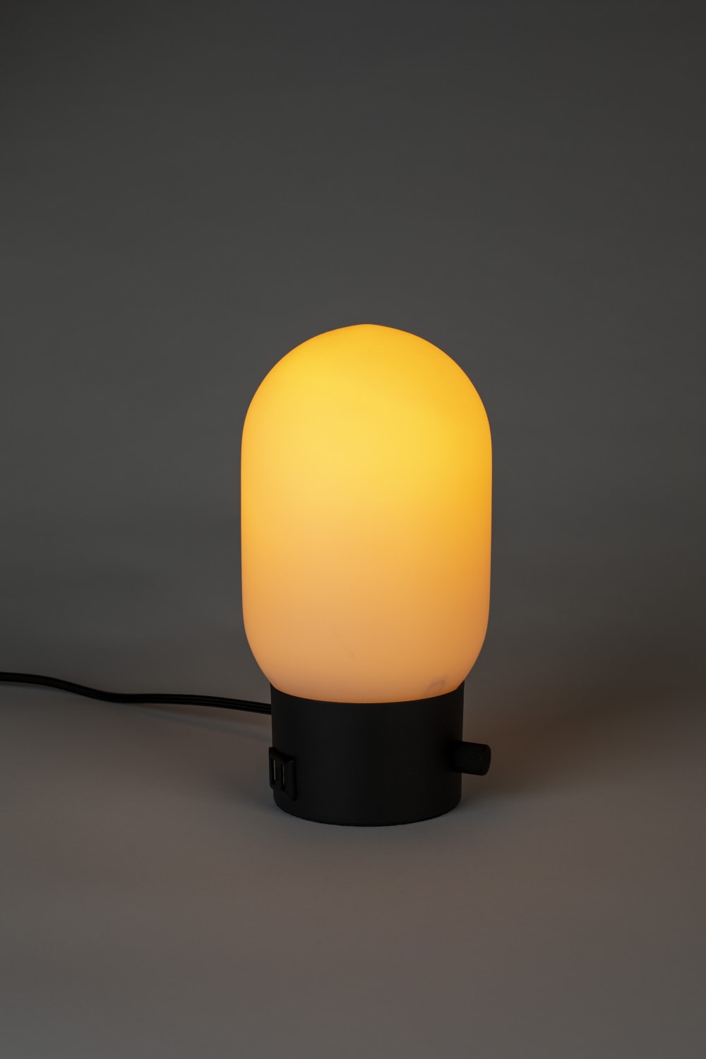 Lampe à poser en verre noir - Maisons du Monde
