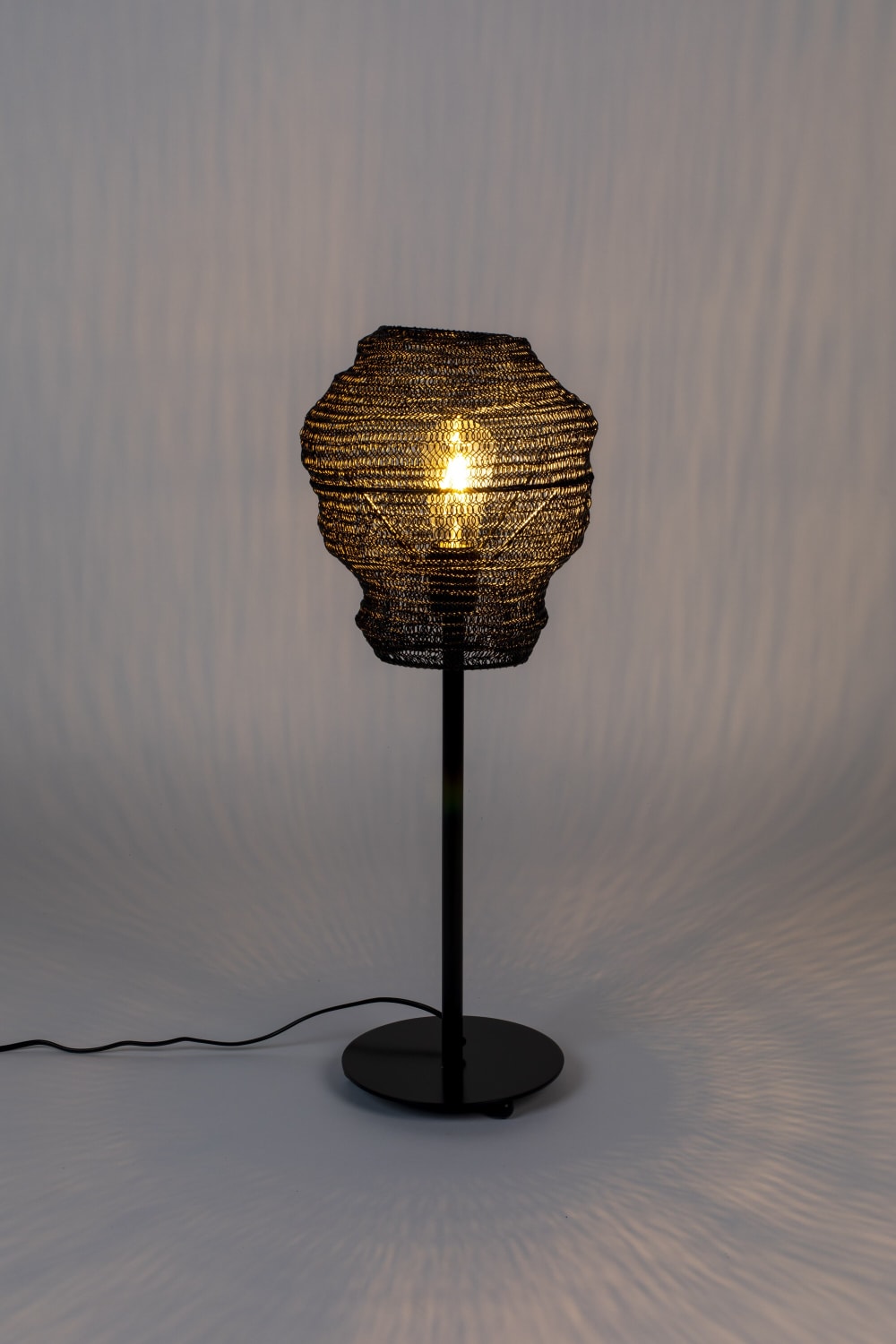 Lampe à poser en métal noir — vue 3