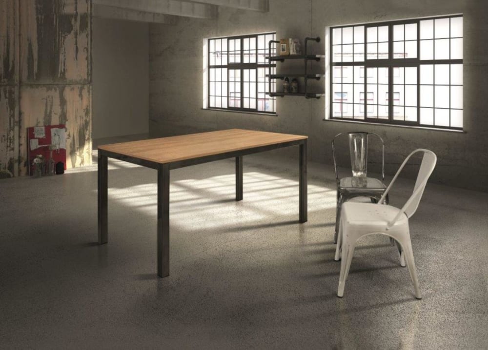 Tavolo allungabile in legno effetto rovere e base nera