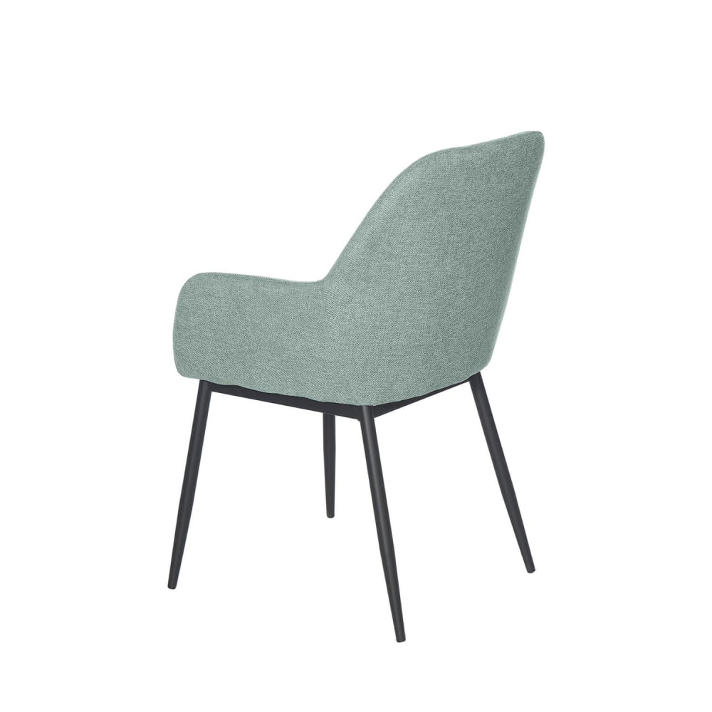 Mintfarbener Polstersessel mit Armlehnen und schwarzen Beinen. -
