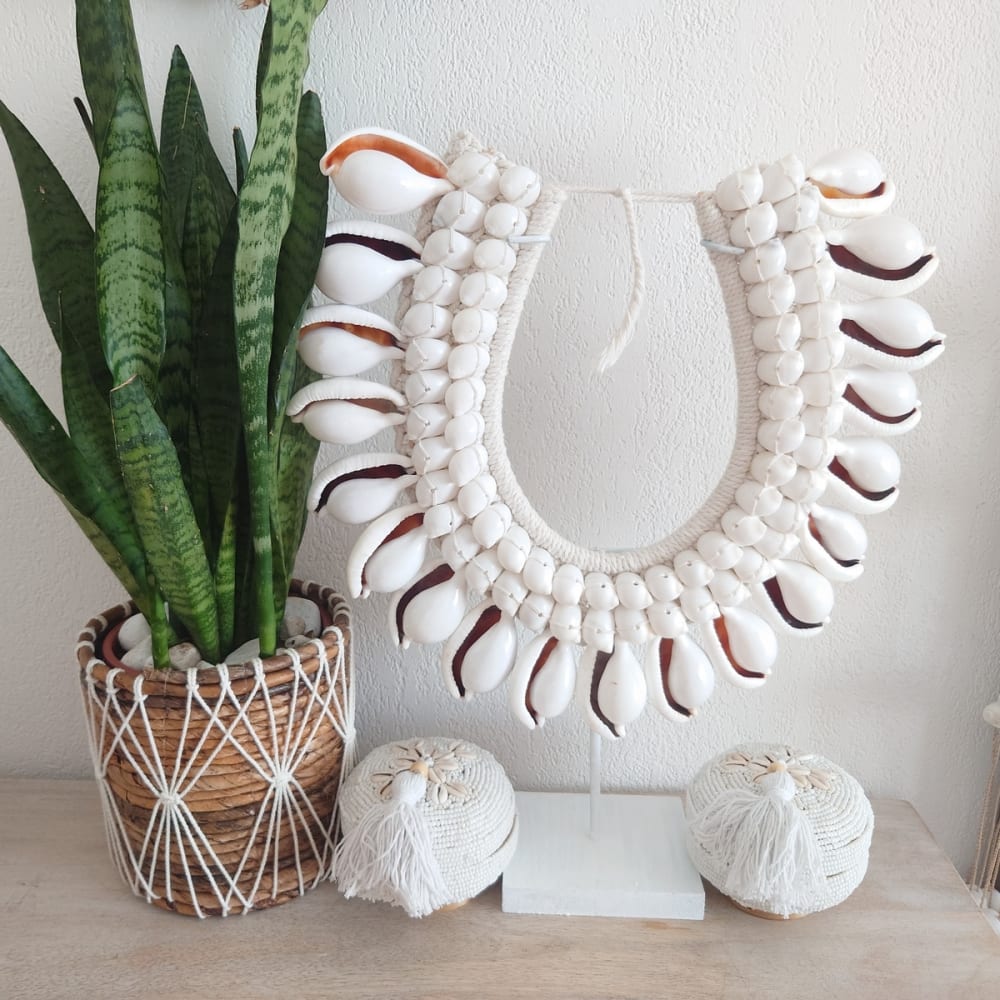 Collier décoratif en gros coquillages, blanc L35 x H40 cm