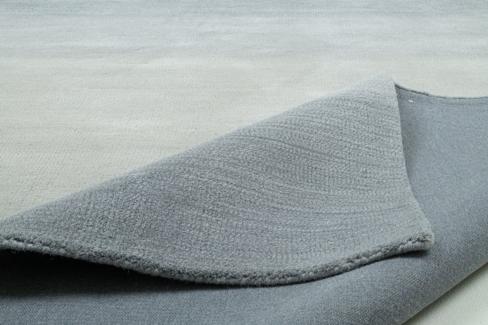 Tapis dégradé de couleur en laine gris 140x200 cm — vue 3