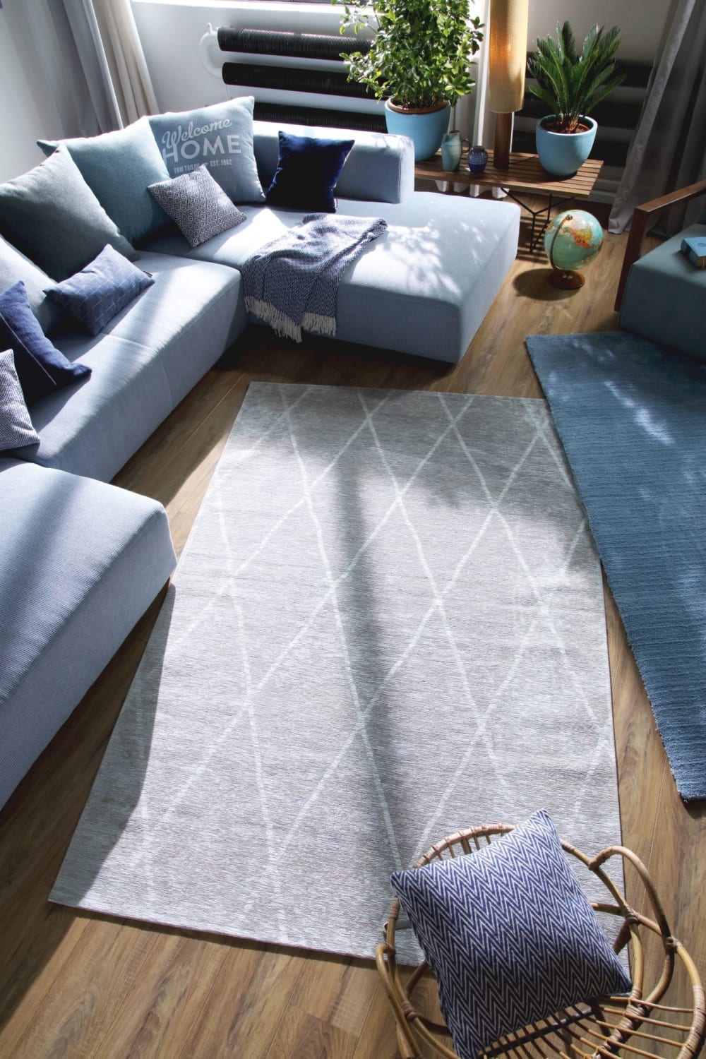 Tapis graphique et brillant tissé machine Argent 80x150 cm — vue 3