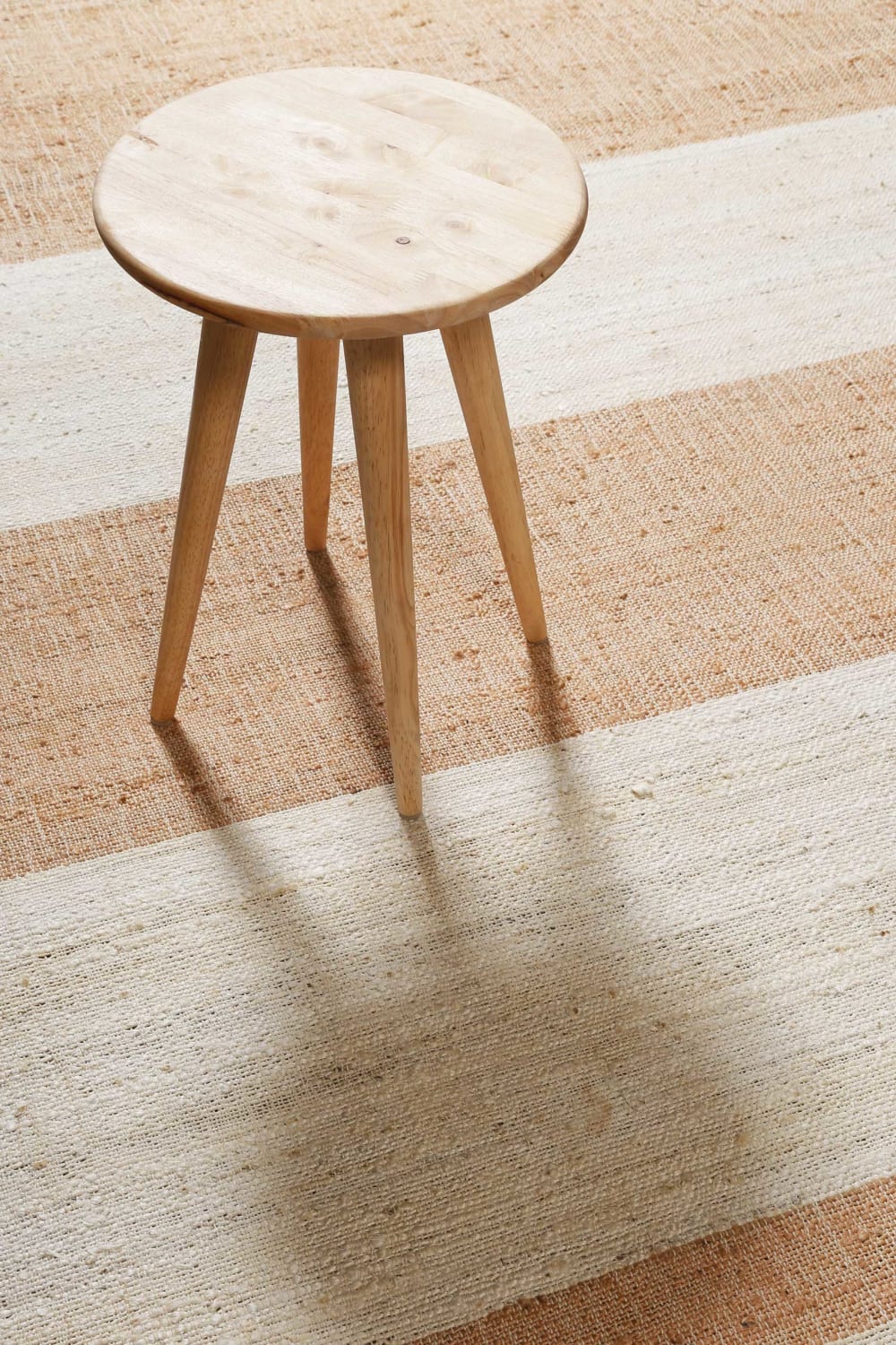 Tapis plat tissé main à franges rayé beige et brun 160x230 — vue 4