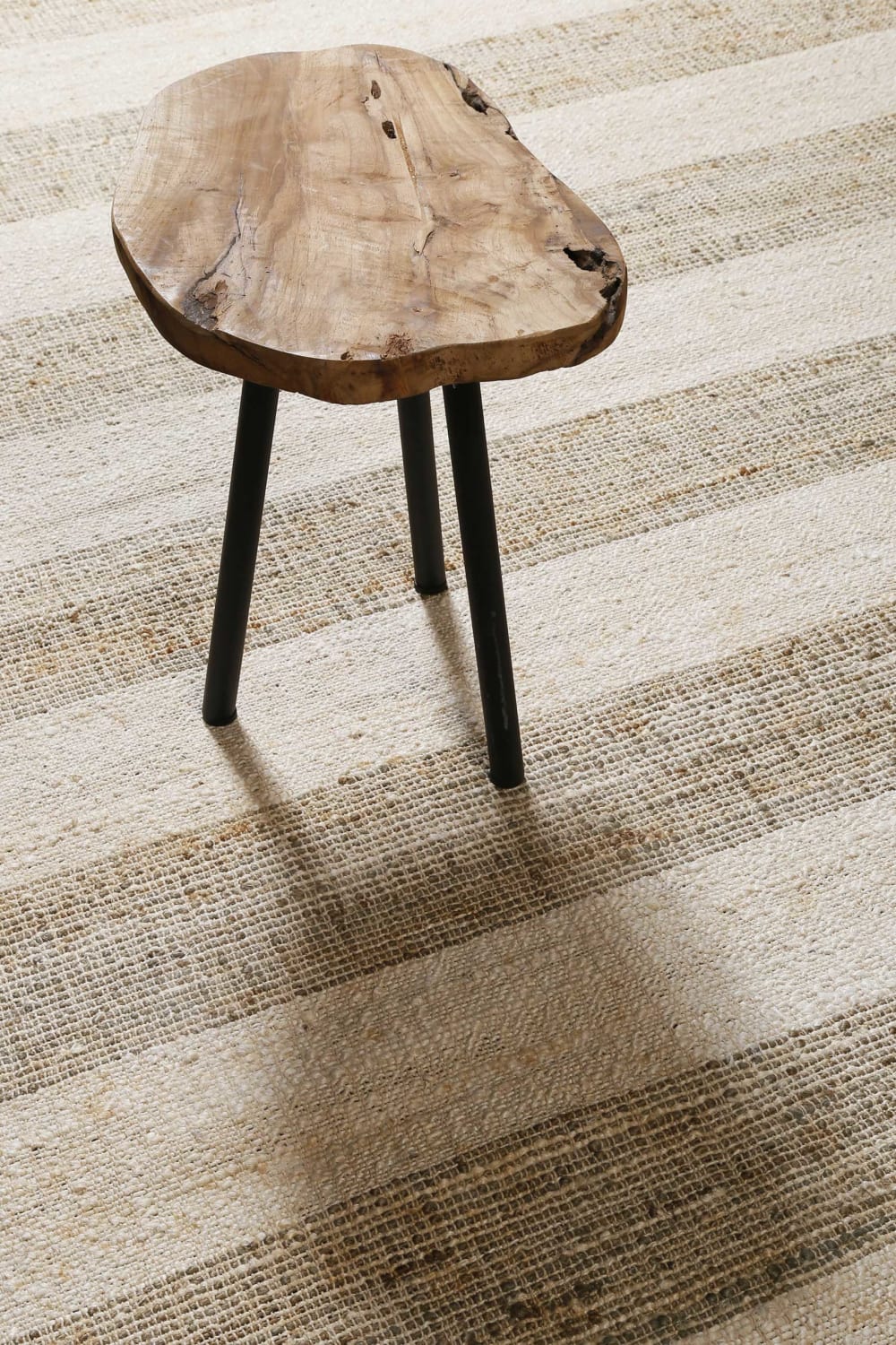 Tapis plat tissé main à franges rayé brun et beige 80x150 — vue 4